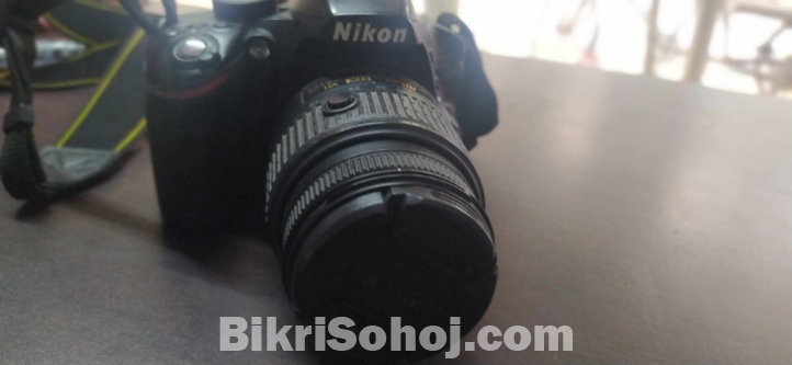 NIKON D3200